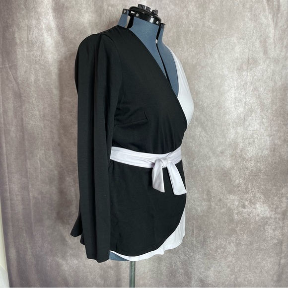 ELOQUII Black & White Colorblock True Wrap Top NWT Size 22 - Picture 6 of 17